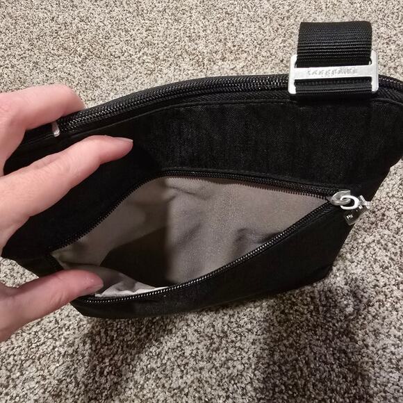 Black Baggallini Nylon Crossbody Bag Purse w/ Wristlet & Multiple Pockets - Picture 9 of 11